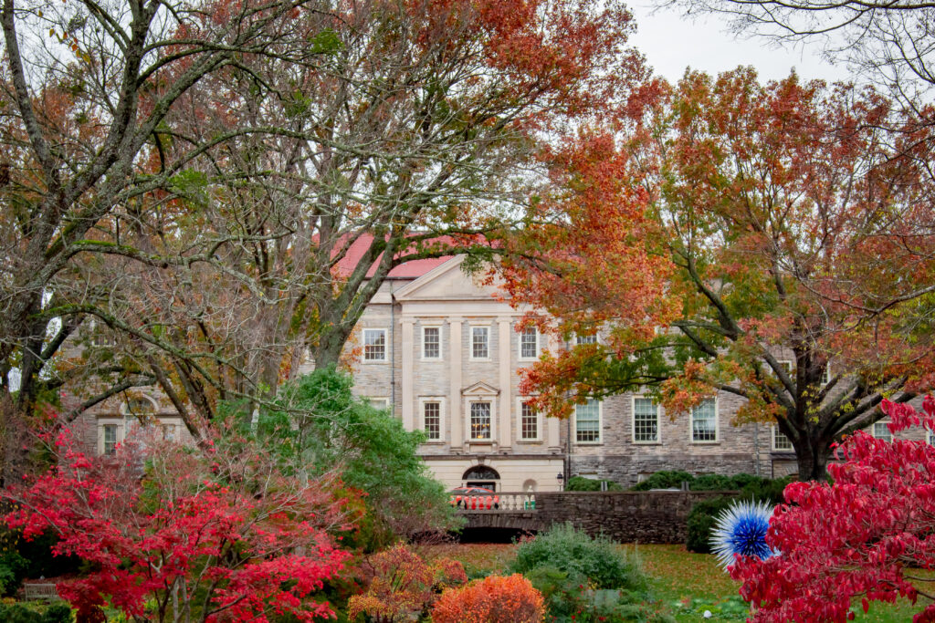 The beautiful fall colors pop at popular wedding venue Cheekwood Gardens and Estate in Nashville, Tennessee.